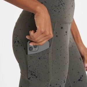Vuori Stride Leggings splatter pattern.